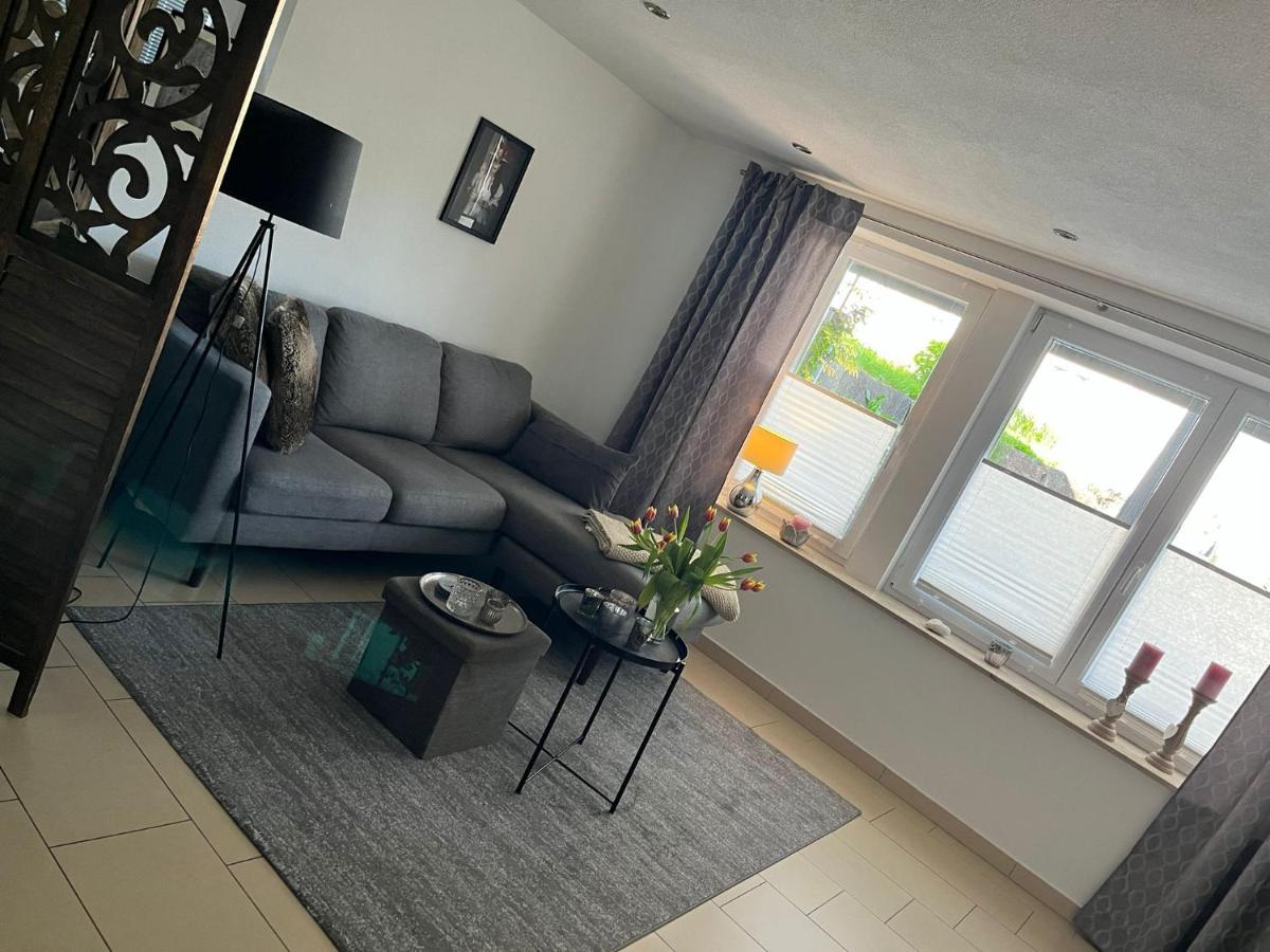 Schoene Ferienwohnung 2,5 Zimmer In Stadtnaehe Mit Eigenem Hofgarten Balingen Eksteriør bilde