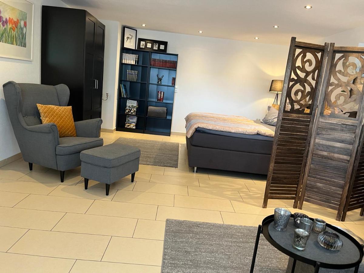 Schoene Ferienwohnung 2,5 Zimmer In Stadtnaehe Mit Eigenem Hofgarten Balingen Eksteriør bilde