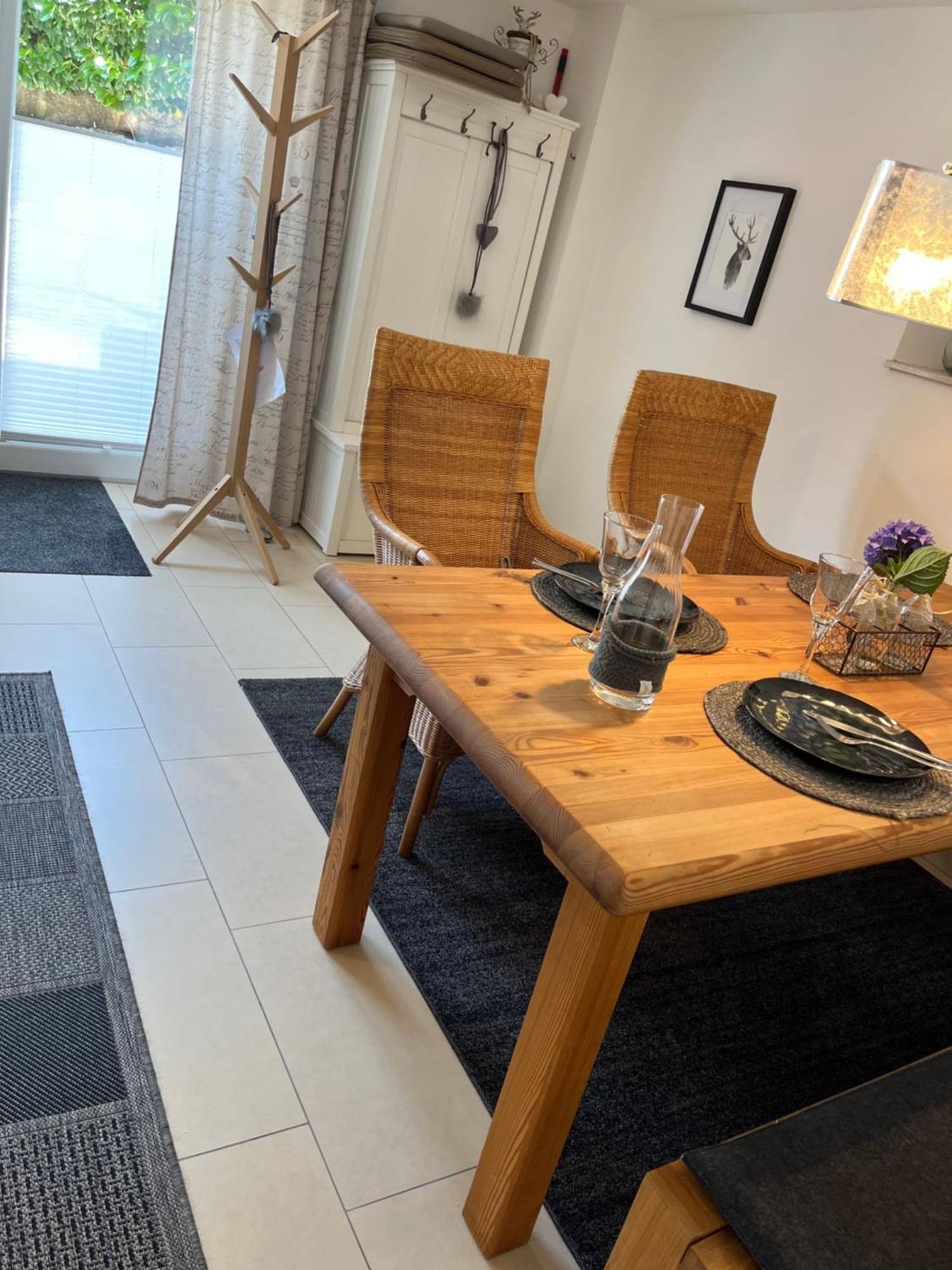 Schoene Ferienwohnung 2,5 Zimmer In Stadtnaehe Mit Eigenem Hofgarten Balingen Eksteriør bilde